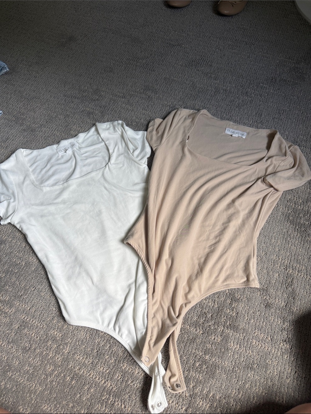 Olive & Oak Scoop Neck Bodysuit Duo - White & Beige